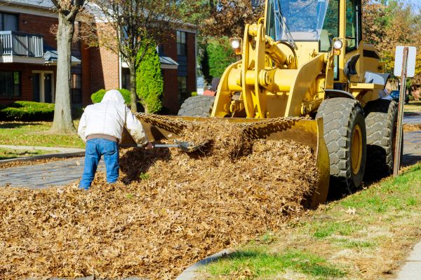 Mulch Hauling in Fenton