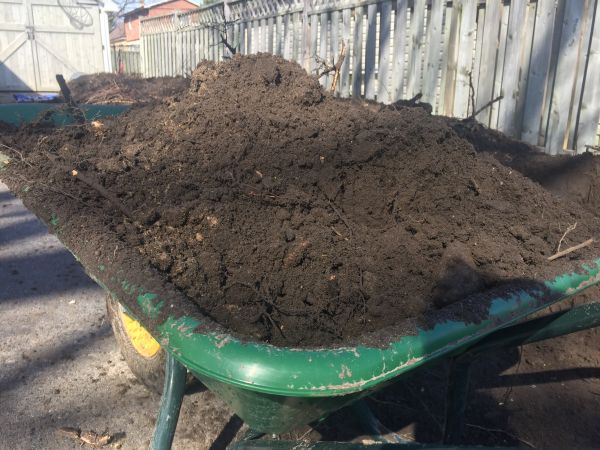 Residential Dirt Delivery in Fenton