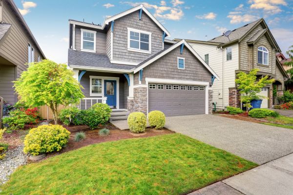 Curb Appeal Landscaping in Fenton